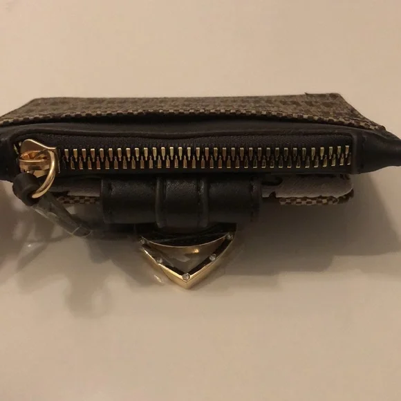 Juicy Couture nwt status taupe brown my heart will go on tab elongated - Picture 4 of 6